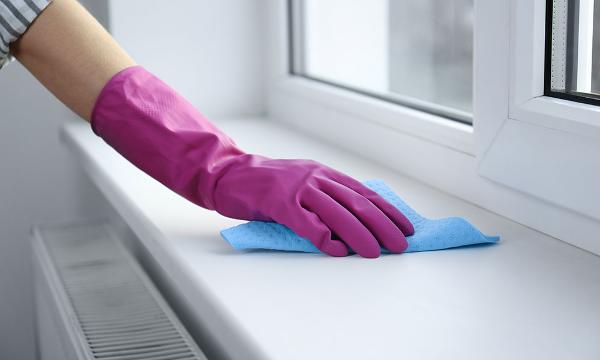 cleaning window ledge